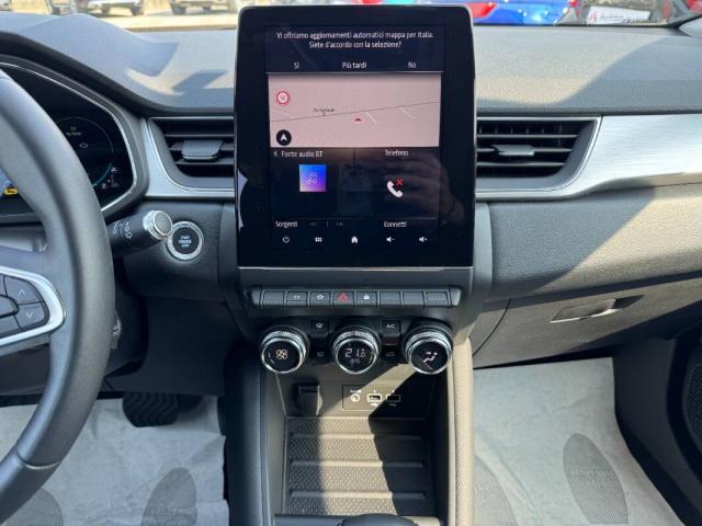 Renault Captur 1.6 E-Tech phev Intens 160cv auto my21 - Immagine 2
