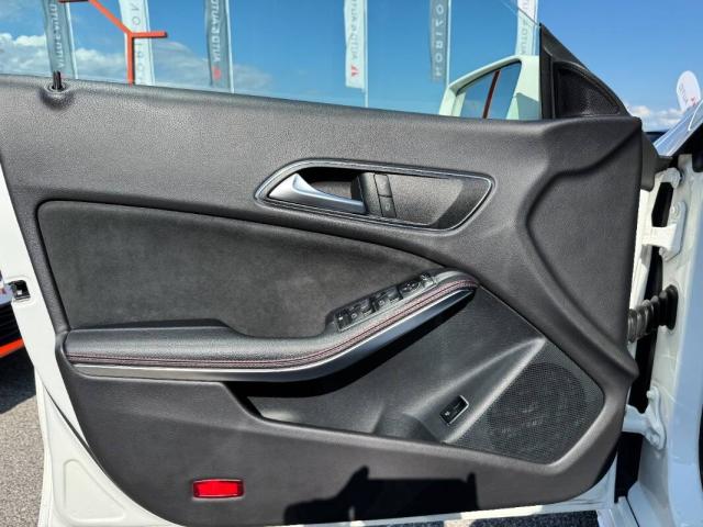 Mercedes Classe CLA 200 d Premium 4matic auto FL - Immagine 14