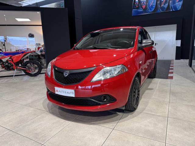 Lancia Ypsilon 1.0 firefly hybrid Silver s&s 70cv - Immagine 11