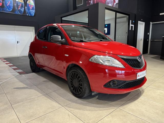 Lancia Ypsilon 1.0 firefly hybrid Silver s&s 70cv - Immagine 13