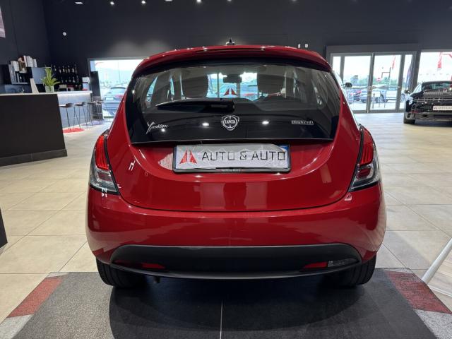 Lancia Ypsilon 1.0 firefly hybrid Silver s&s 70cv - Immagine 16