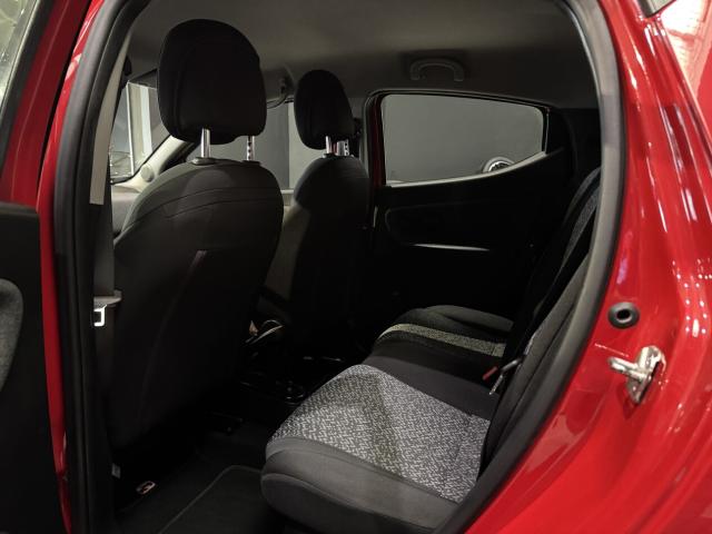 Lancia Ypsilon 1.0 firefly hybrid Silver s&s 70cv - Immagine 8