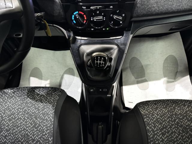 Lancia Ypsilon 1.0 firefly hybrid Silver s&s 70cv - Immagine 6