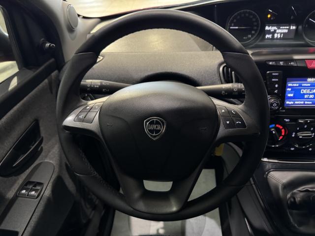 Lancia Ypsilon 1.0 firefly hybrid Silver s&s 70cv - Immagine 4