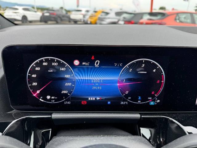 Mercedes Classe GLA 200 d AMG Line Advanced Plus auto - Immagine 17