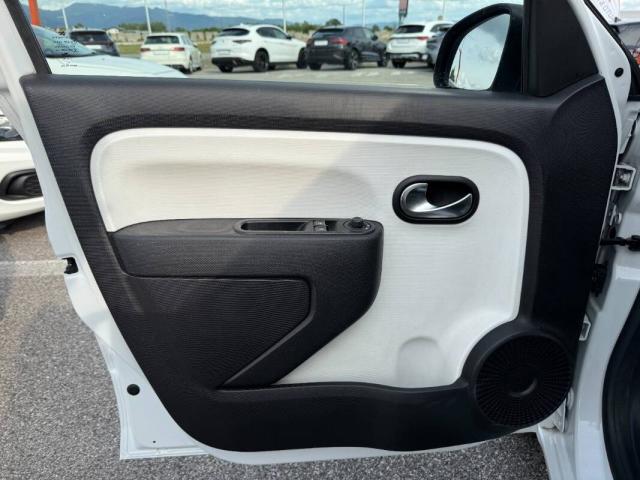 Renault Twingo 1.0 sce Live 70cv - Immagine 11