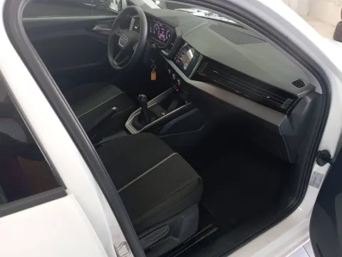 Audi A1 Sportback 25 1.0 tfsi Business - Immagine 4