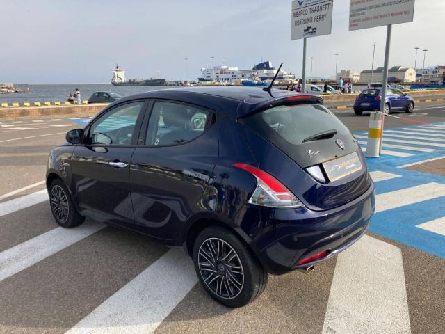 Lancia Ypsilon 1.0 firefly hybrid Silver s&s 70cv - Immagine 10