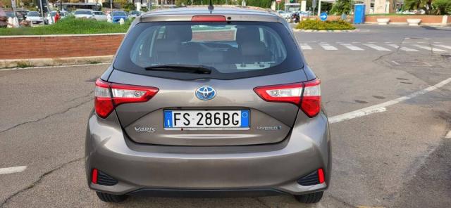 Toyota Yaris 1.5h Trend Grey Edition my18 - Immagine 1