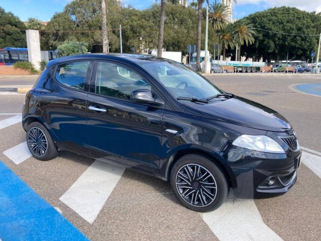 Lancia Ypsilon III 1.0 firefly hybrid Silver s&s 70cv 5p.ti - Immagine 2