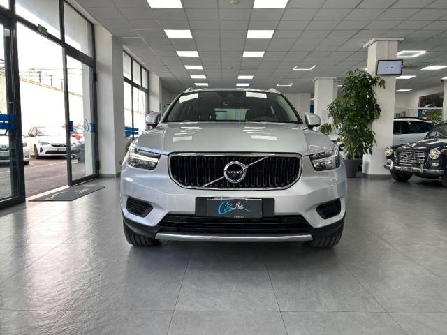 Volvo XC40 2.0 d4 Momentum awd geartronic - Immagine 18