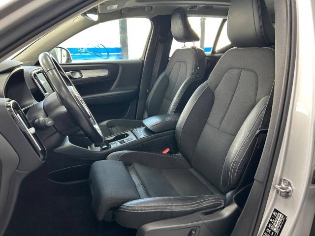 Volvo XC40 2.0 d4 Momentum awd geartronic - Immagine 20