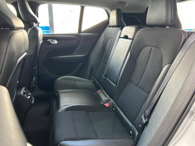 Volvo XC40 2.0 d4 Momentum awd geartronic - Immagine 21