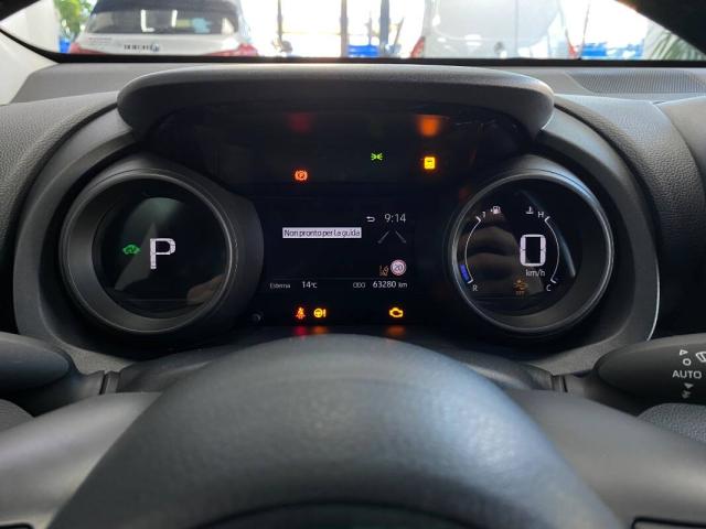 Toyota Yaris 1.5 hybrid Premiere - Immagine 14