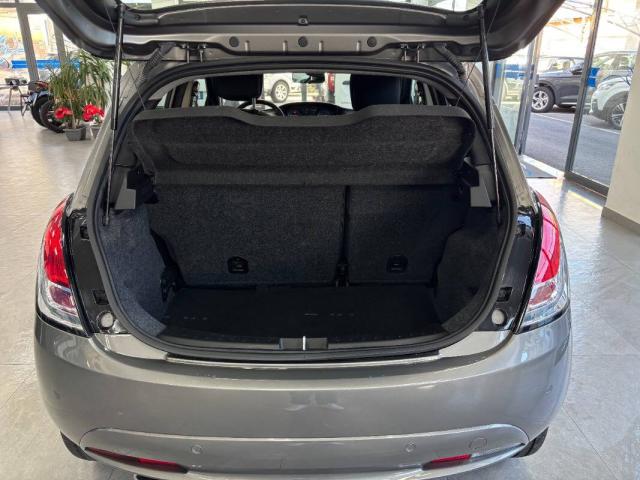 Lancia Ypsilon III 1.0 firefly hybrid Silver s&s 70cv 5p.ti - Immagine 12