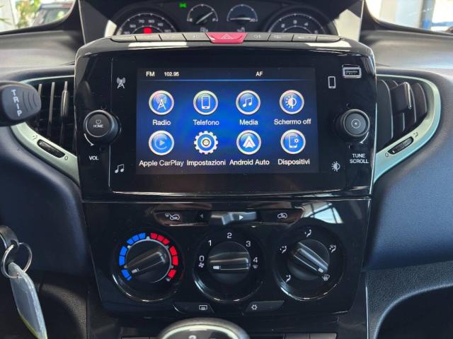 Lancia Ypsilon III 1.0 firefly hybrid Silver s&s 70cv 5p.ti - Immagine 4