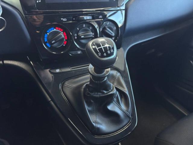 Lancia Ypsilon III 1.0 firefly hybrid Silver s&s 70cv 5p.ti - Immagine 3