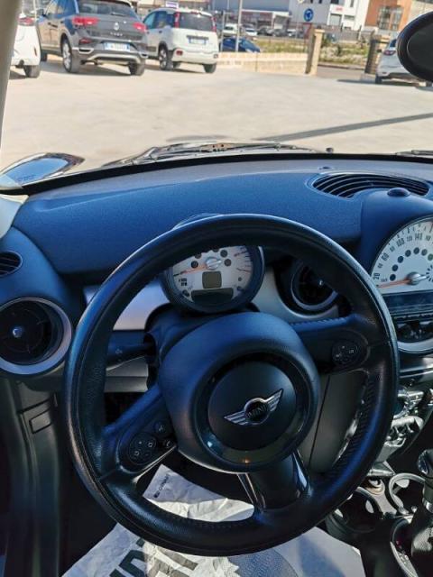 Mini Clubman 2.0 Cooper D auto - Immagine 4