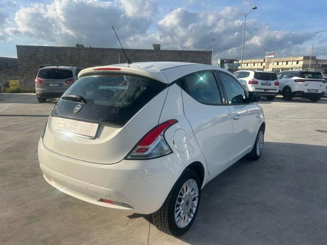 Lancia Ypsilon 1.2 Gold ecochic Gpl 69cv - Immagine 4