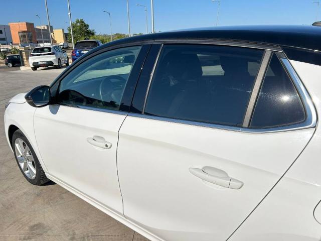 Opel Corsa 1.2 Elegance s&s 75cv - Immagine 19