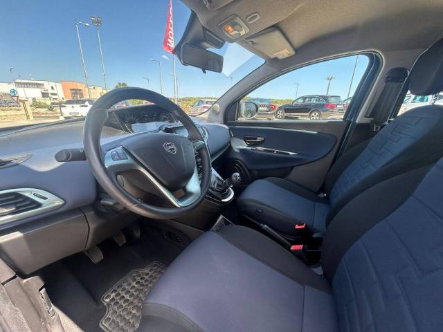 Lancia Ypsilon III 1.0 firefly hybrid Platino s&s 70cv - Immagine 17