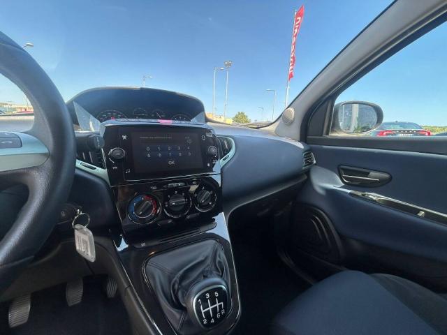 Lancia Ypsilon III 1.0 firefly hybrid Platino s&s 70cv - Immagine 9