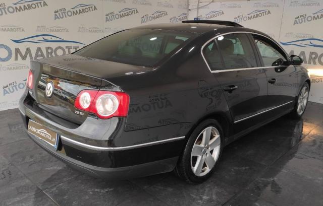 Volkswagen Passat 2.0 tdi Highline TAGLIANDI VW PELLE TETTO - Immagine 20