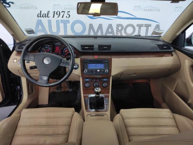 Volkswagen Passat 2.0 tdi Highline TAGLIANDI VW PELLE TETTO - Immagine 21