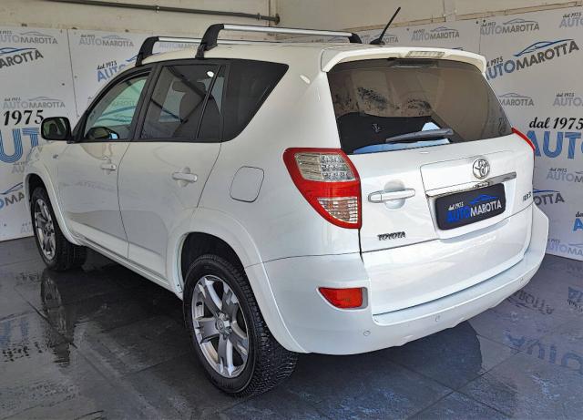 Toyota Rav4 2.2 d-4d Executive auto TAGLIANDI TOYOTA X EURO 8000! - Immagine 17