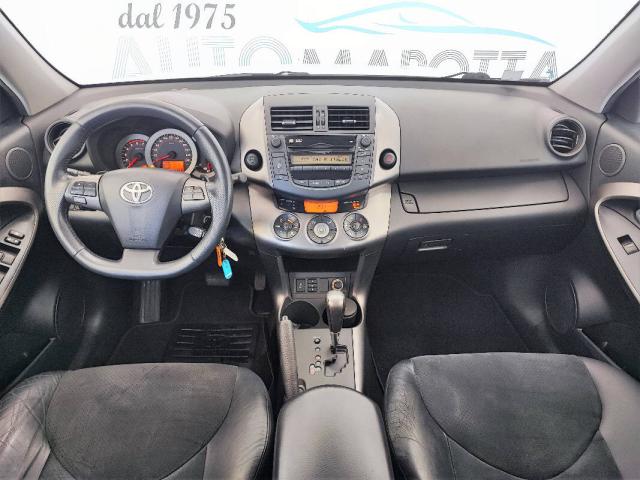 Toyota Rav4 2.2 d-4d Executive auto TAGLIANDI TOYOTA X EURO 8000! - Immagine 19