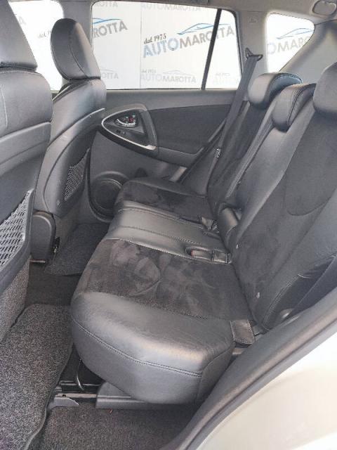 Toyota Rav4 2.2 d-4d Executive auto TAGLIANDI TOYOTA X EURO 8000! - Immagine 8