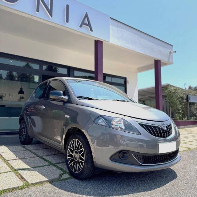 Lancia Ypsilon III 1.0 firefly hybrid Gold Plus s&s 70cv - Immagine 4