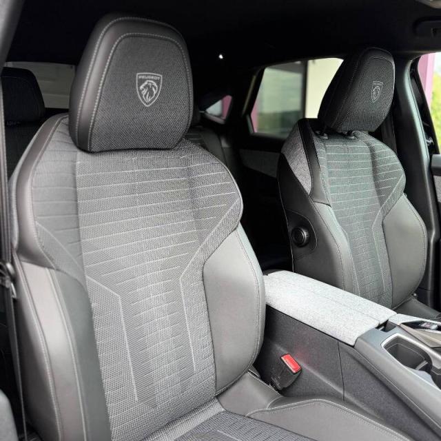 Peugeot 3008 1.2 hybrid GT 136cv e-dcs6 TETTO APRIBILE ! - Immagine 2