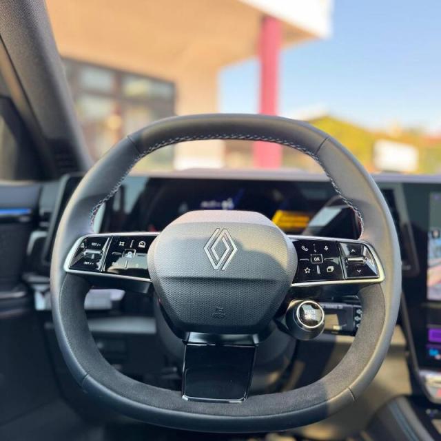 Renault Rafale 1.2 e-Tech full hybrid esprit Alpine 200cv auto - Immagine 12
