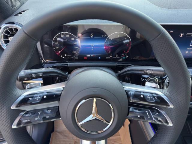 Mercedes Classe GLA 200 d AMG Line Premium auto - Immagine 15