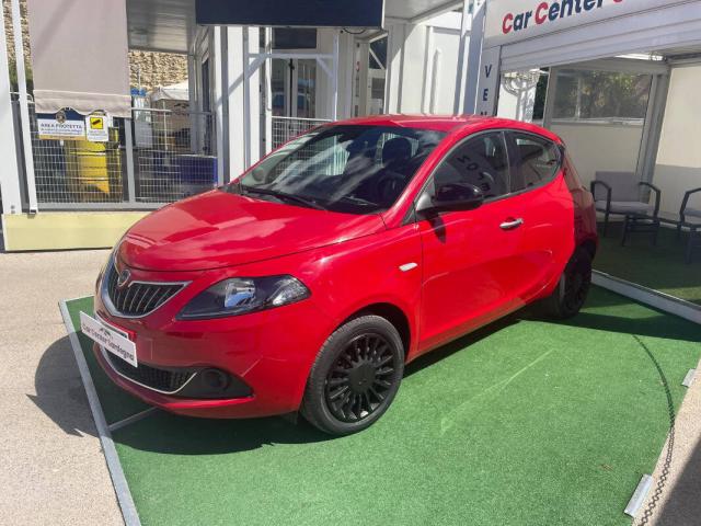 Lancia Ypsilon III 1.0 firefly hybrid Silver s&s 70cv - Immagine 1