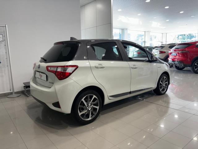 Toyota Yaris 1.5h Active Plus - Immagine 16
