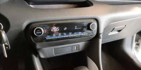 Lancia Voyager 2.8L Platinum 163cv auto - Immagine 25