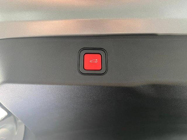 Jeep Avenger 1.2 t. e-hybr.mhev Summit fwd 110cv edct6 - Immagine 11