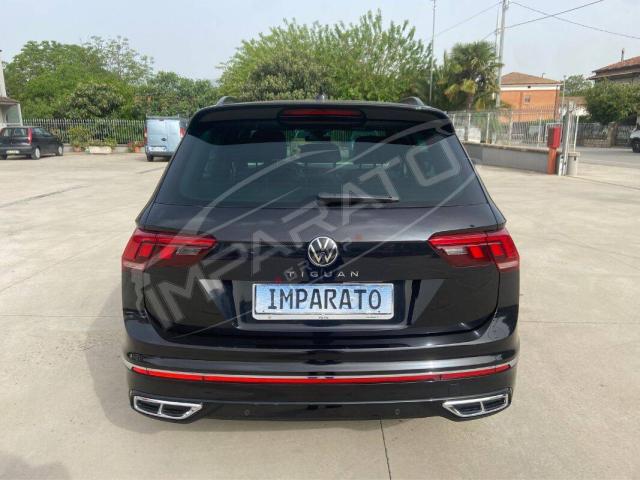 Volkswagen Tiguan TIGUAN 2.0 TDI SCR 110KW R-LINE DSG - Immagine 24