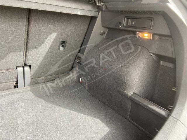 Volkswagen Tiguan TIGUAN 2.0 TDI SCR 110KW R-LINE DSG - Immagine 1
