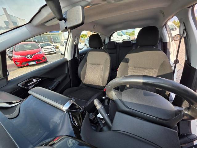 Peugeot 208 1.2 puretech Active gpl 82cv 5p - Immagine 3