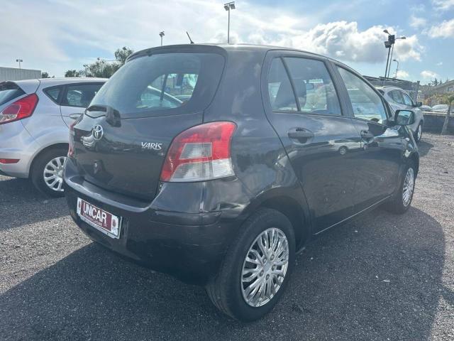 Toyota Yaris 1.0 5p - Immagine 1