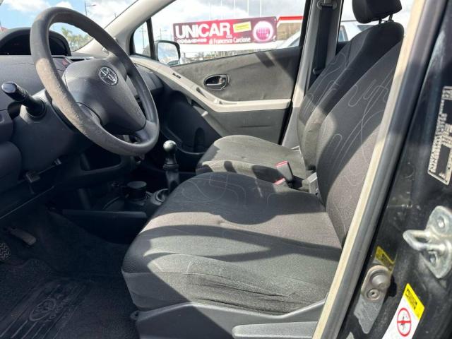 Toyota Yaris 1.0 5p - Immagine 7