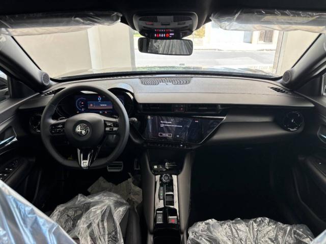 Alfa Romeo Junior 1.2 ibrida Speciale 145cv edct6 - Immagine 8
