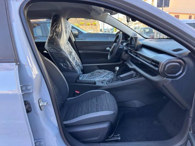 Jeep Avenger 1.2 t. Longitude fwd 100cv - Immagine 11