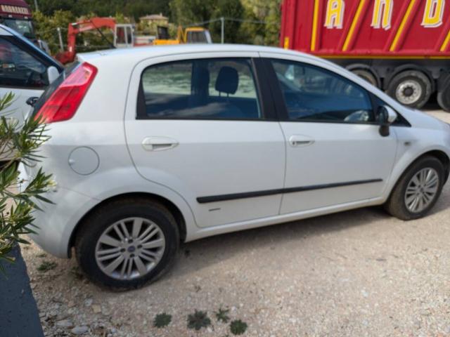 Fiat Punto G.punto 1.9 mjt Emotion 120cv 3p 6m - Immagine 9
