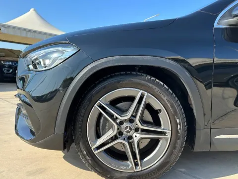 Mercedes GLA 200 d Premium 4matic auto - Immagine 4