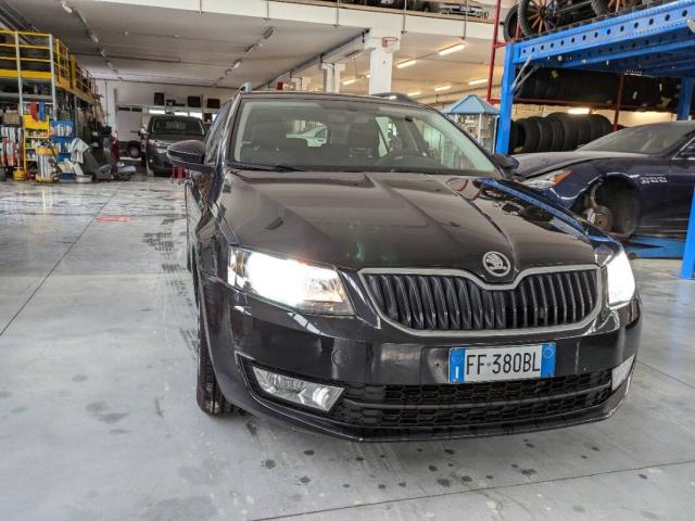 Skoda Octavia 1.6 tdi cr Ambition 110cv dsg - Immagine 10
