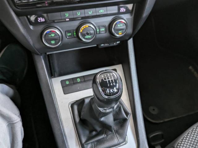 Skoda Octavia 1.6 tdi cr Ambition 110cv dsg - Immagine 8